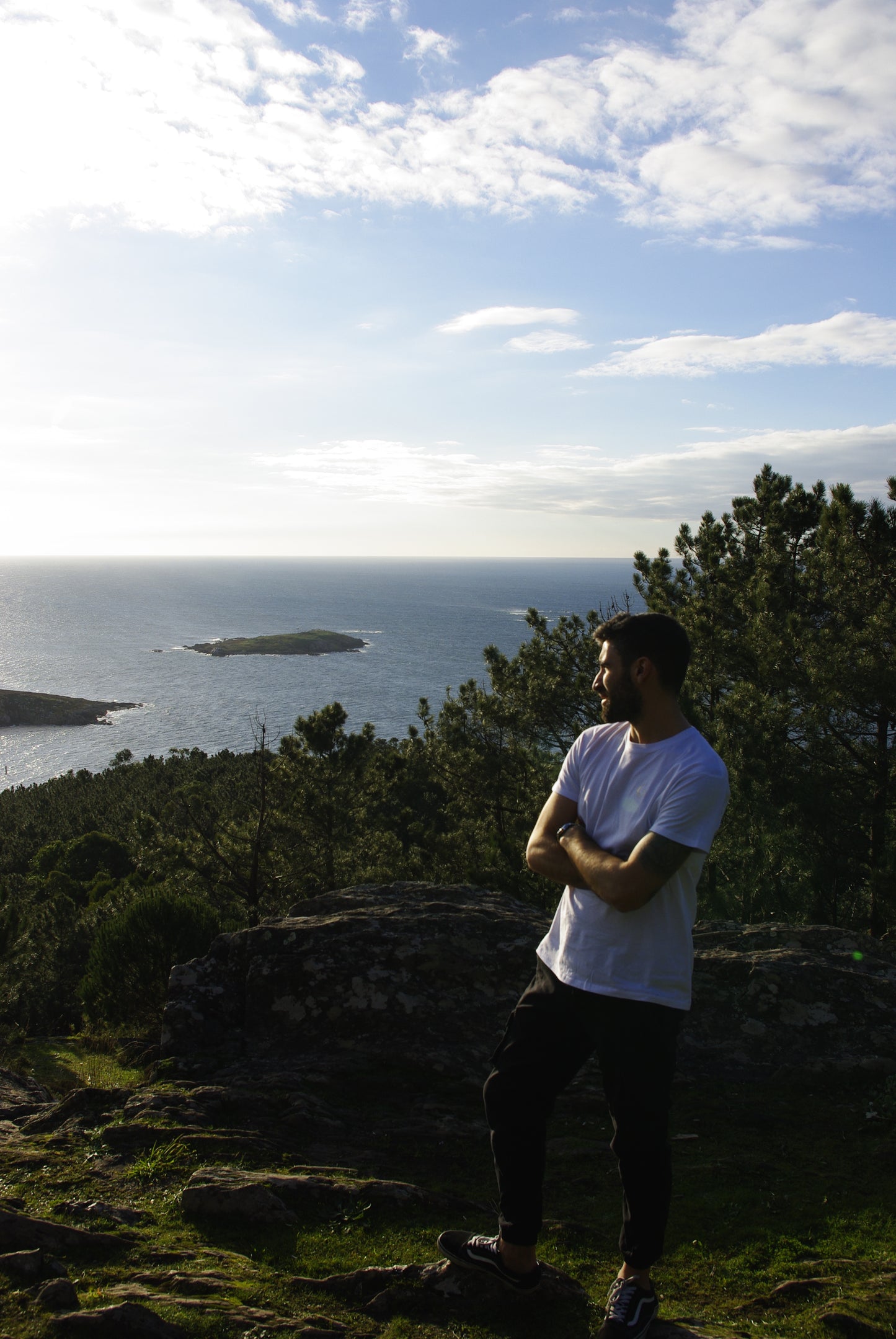 Camiseta blanca bordada